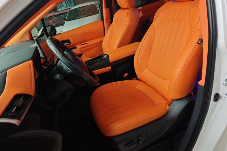 Used Toyota Sienna 2023 2.5L Hybrid Deluxe Edition
