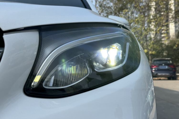 Used Mercedes-Benz GLC 2017 GLC 260 4MATIC Luxury Model
