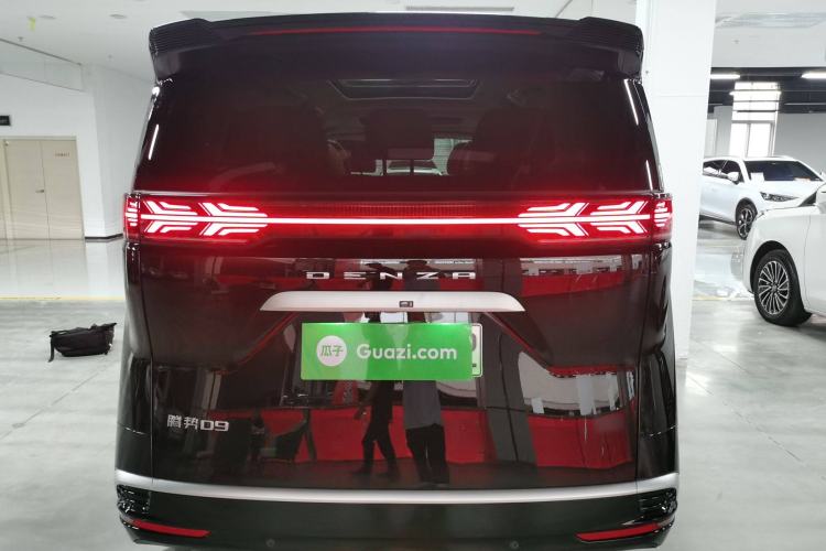 Used Denza D9 2023 DM-i 965 Luxury Model
