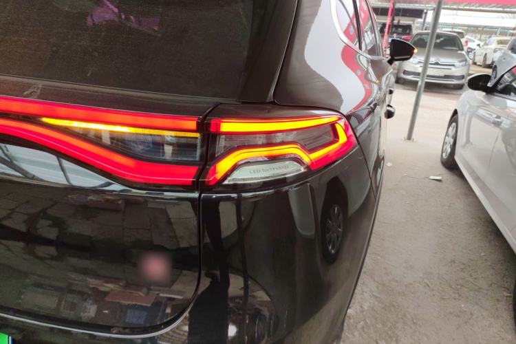 Used BYD Tang 2018 2.0T Automatic SmartConnect Luxury Edition 5 Seats China V Standard