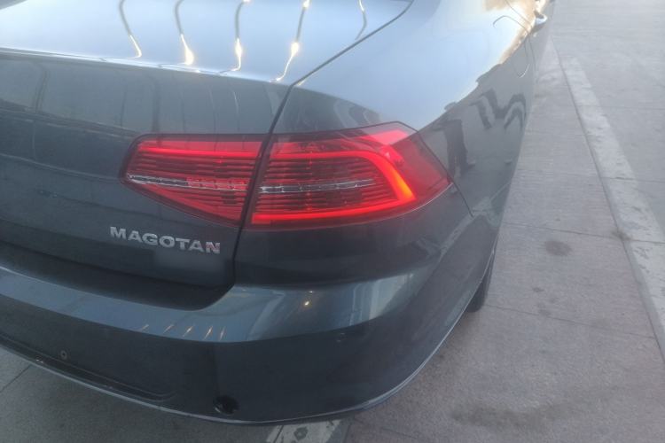 Used Volkswagen Magotan 2017 330TSI DSG Leading Model
