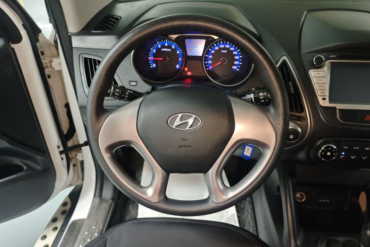 Used Hyundai ix35 2015 2.0L Manual Two-Wheel Drive Comfort Version China IV Standard