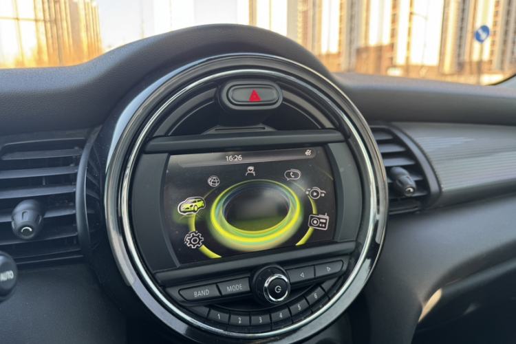 Used MINI MINI 2016 1.5T COOPER
