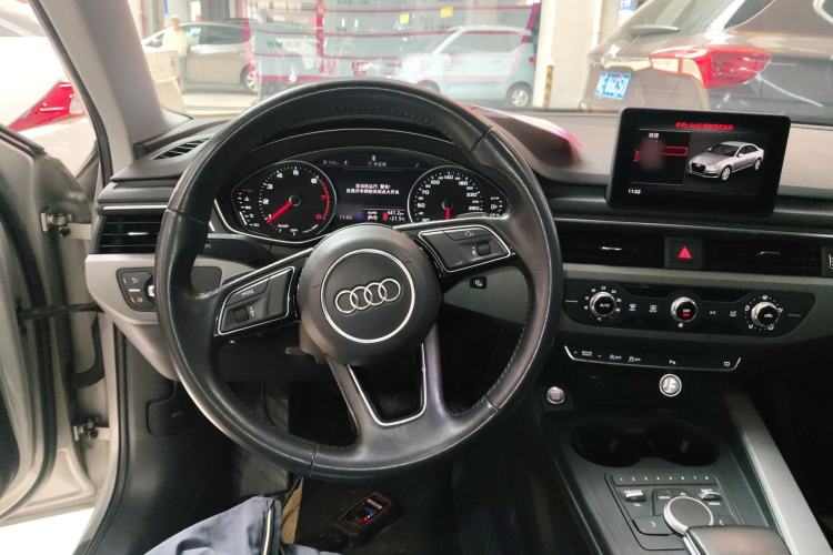 Used Audi A4L 2019 40 TFSI Ambition China VI
