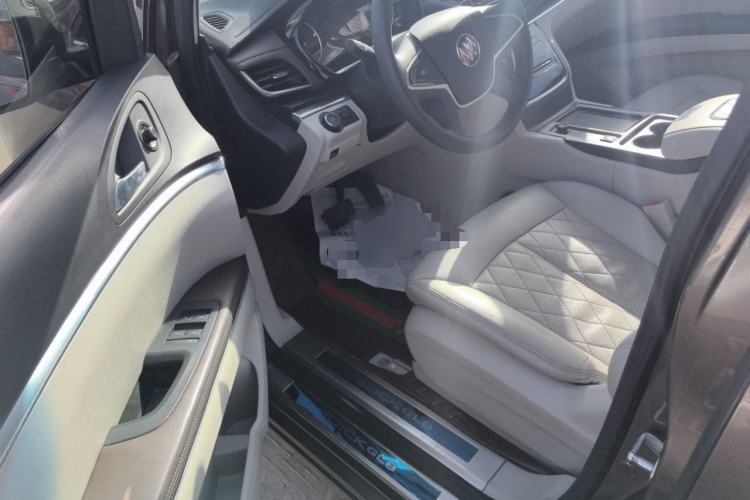 Used Buick GL8 2020 Land Cruiser Executive Class 652T Comfort Model
