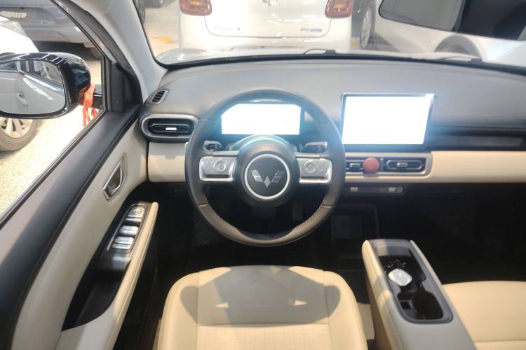 Used Wuling Bingo PLUS 2024 330 km Range Five-Seater Version
