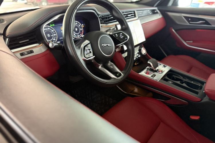 Used Jaguar F-PACE 2021 250 PS R-Dynamic S
