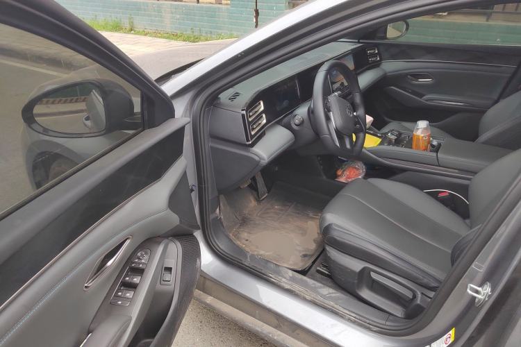 Used BYD Qin L 2025 DM-i Smart Drive 80KM Leading Model