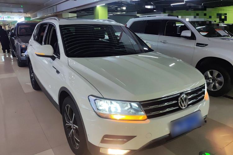 Used Volkswagen Tiguan L 2020 330TSI Automatic Two-Wheel Drive Smart Luxury Edition China VI Standard
