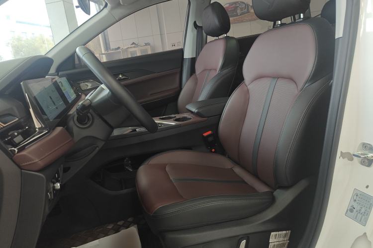 Used SOL X8 PLUS 2023 1.5 TGDI DCT Smart Edition 7-Seater