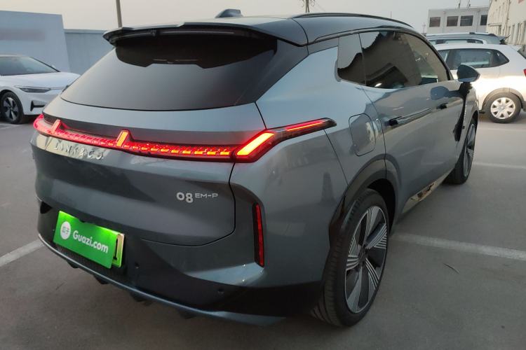 Used Lynk & Co 08 EM-P 2025 220 km All-Wheel-Drive Performance Halo
