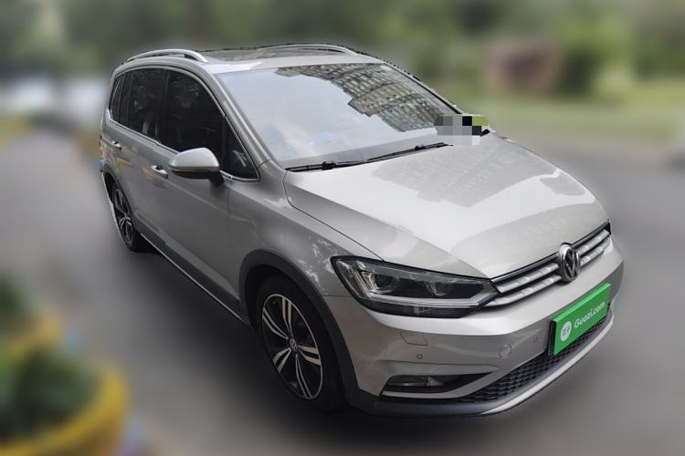 Used Volkswagen Touran 2018 Volkswagen Touran L 280TSI DSG Boundary Edition 7 Seats China VI Standard
