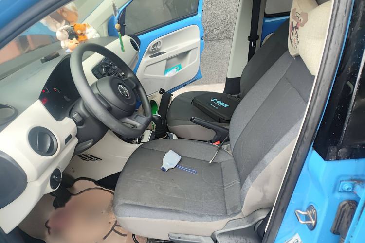 Used Volkswagen up! 2015 1.0L move up!
