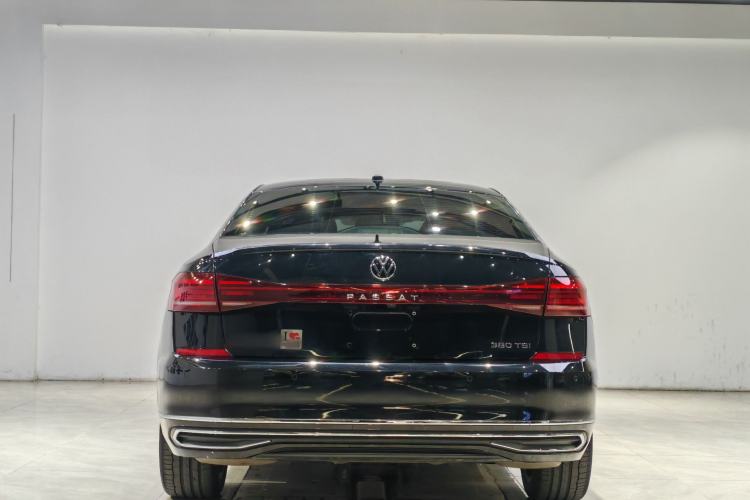 Used Volkswagen Passat 2024 380TSI Dragon Glory Edition
