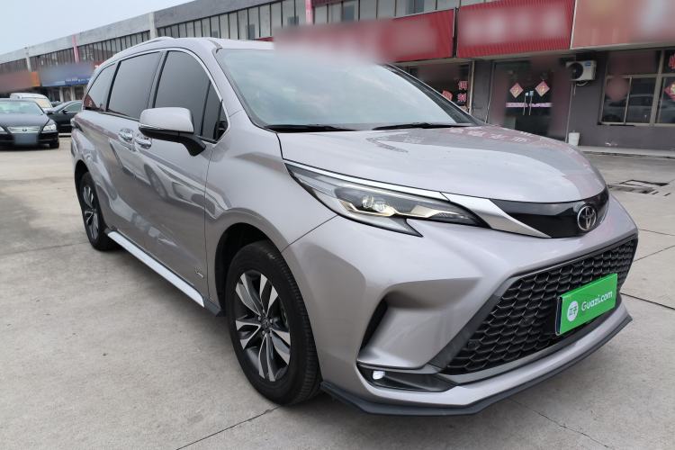 Used Toyota Granvia 2024 2.5L Hybrid Luxury Edition