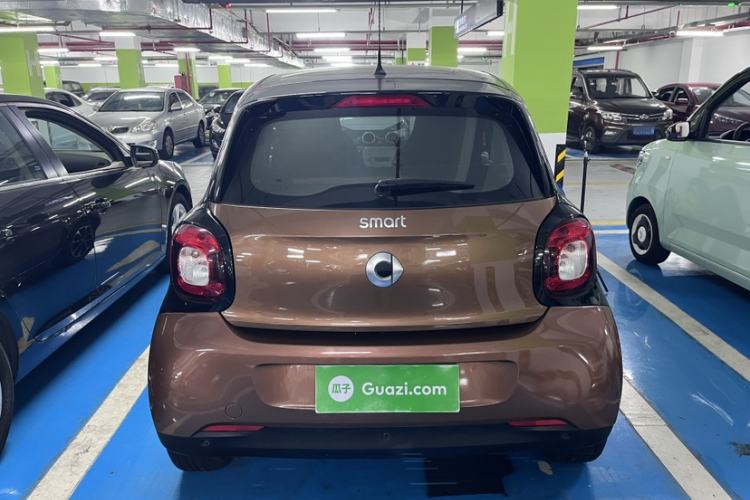 Used  forfour 2016 1.0L 52 kW Passion Edition
