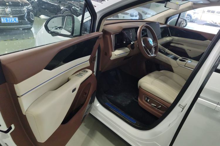 Used BYD Xia 2025 DM-i 1.5T 180km Excellence Model
