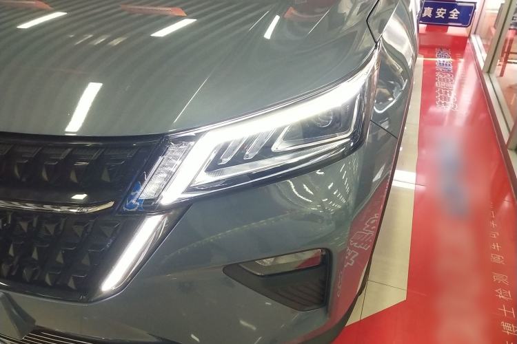 Used Wuling Asta 2022 2.0L DHT Electric-Speed Version
