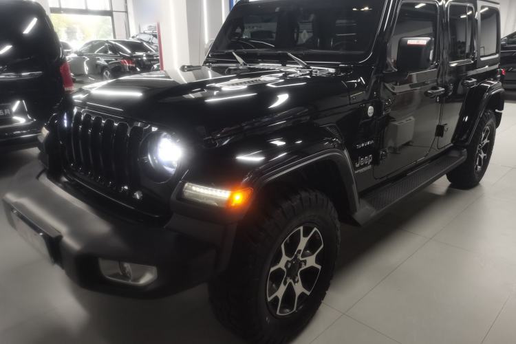 Used  Wrangler 2019 2.0T Sahara Four-Door Version China VI Emission Standard
