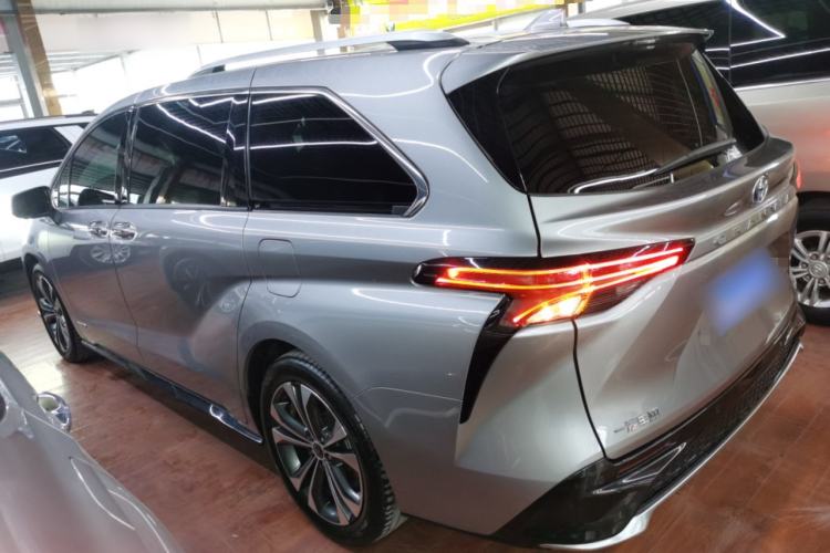 Used Toyota Granvia 2022 2.5L Hybrid Prestige Edition
