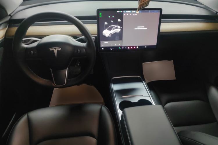 Used Tesla Model Y 2021 Long-Range All-Wheel-Drive Version
