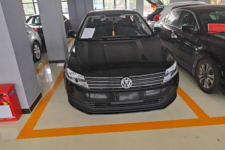 Used Volkswagen Lavida 2017 1.6L Automatic Comfort Edition
