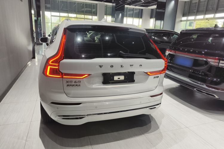 Used Volvo XC60 2023 B5 4x4 Smart Luxury Edition