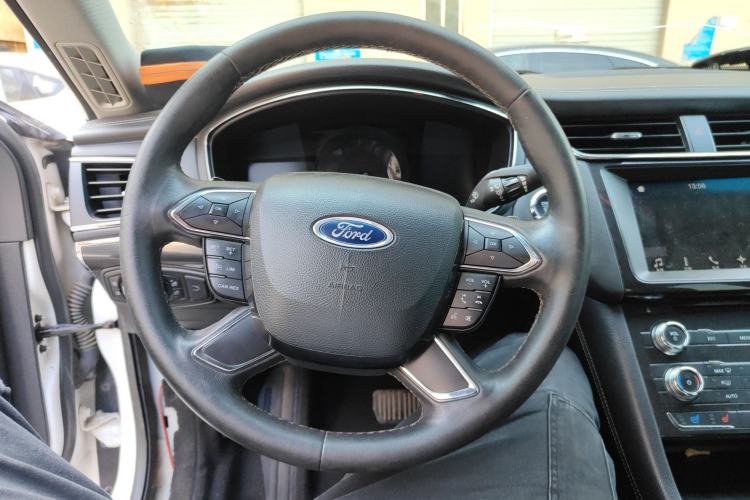 Used Ford Taurus 2017 EcoBoost 245 Fashion Edition