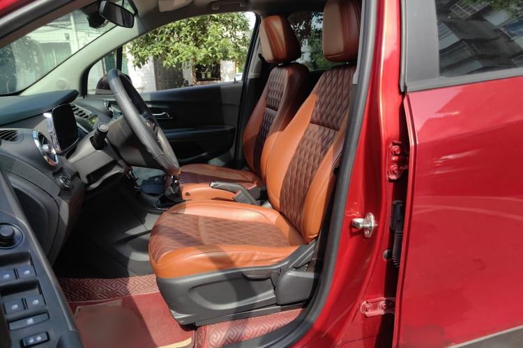 Used Chevrolet Trax 2016 1.4T Manual Two-Wheel Drive Comfort Version with Sunroof