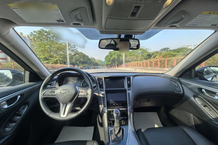 Used Infiniti Q50L 2018 2.0T Enjoyment Version China VI Standard
