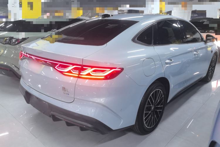 Used BYD Qin L 2025 DM-i Smart Drive 120KM Excellence Model
