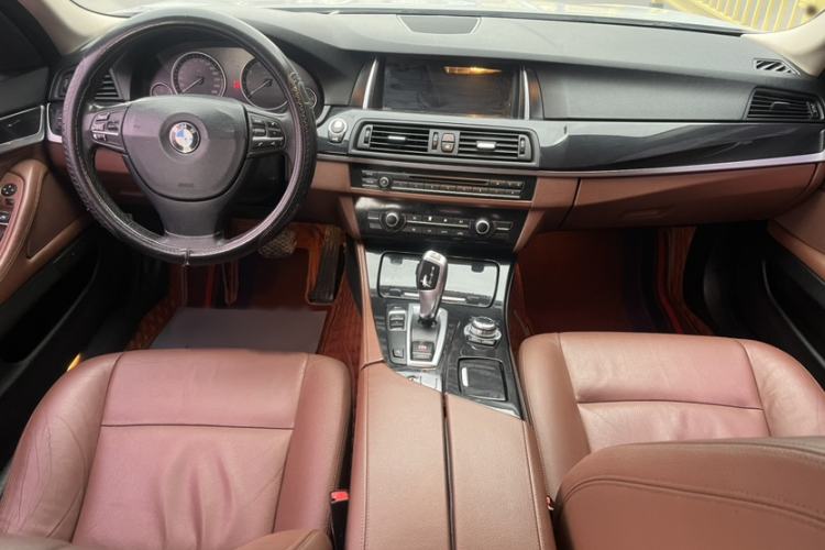 Used BMW 5 Series 2014 520Li Elegant Model
