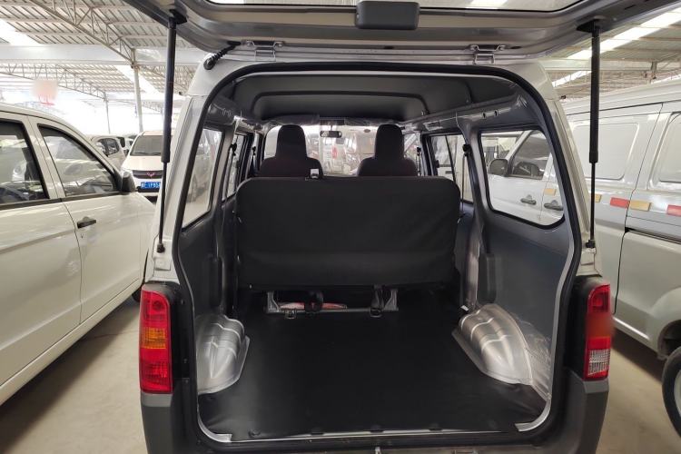 Used Wuling Zhiguang 2023 1.5L Practical Version 5/7 Seats
