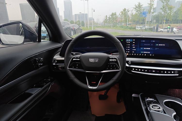 Used Cadillac LYRIQ 2024 Rear-Drive Standard Range Luxury Edition
