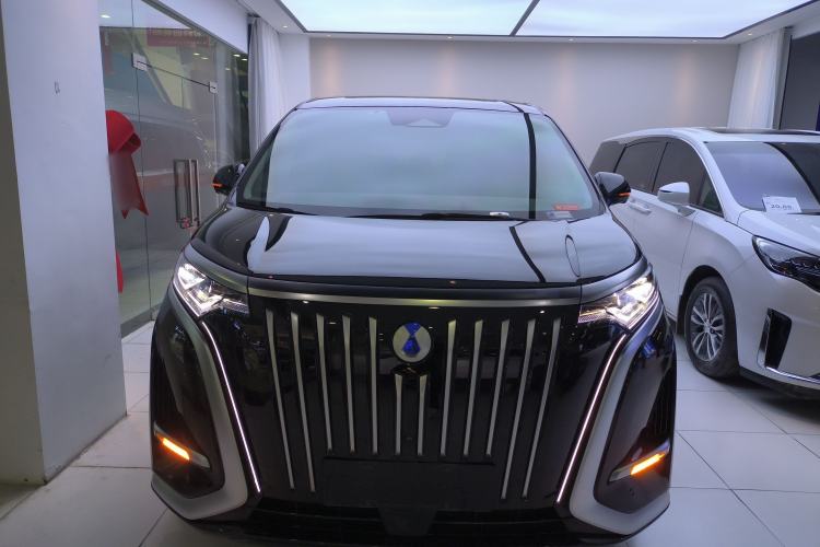 Used Denza D9 2022 EV 600 Four-Wheel Drive Prestige Model
