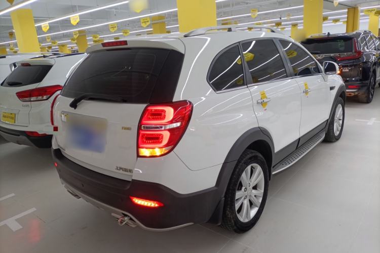 Used Chevrolet Captiva 2017 2.4L 4x4 Flagship Edition 7-Seater

