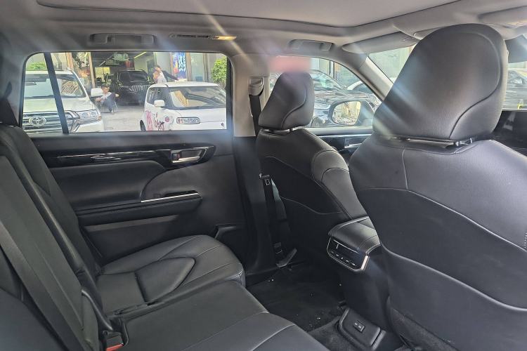 Used Toyota Highlander 2022 Dual-Engine 2.5L Four-Wheel Drive Prestige Version 7 Seats
