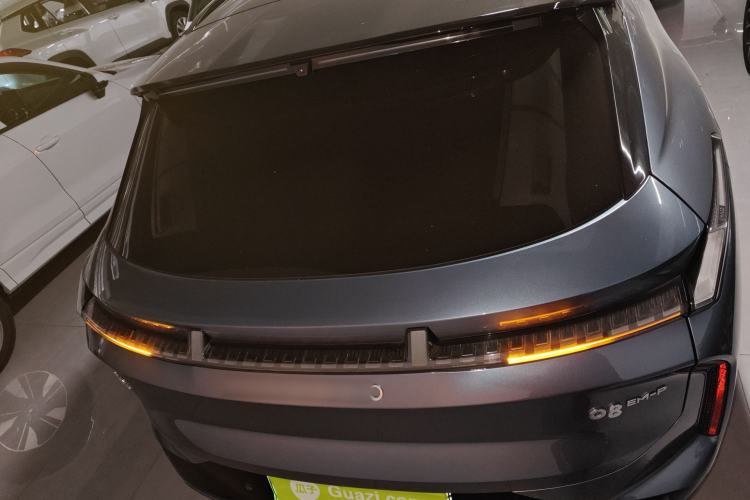 Used Lynk & Co 08 EM-P 2025 220 km All-Wheel-Drive Performance Halo