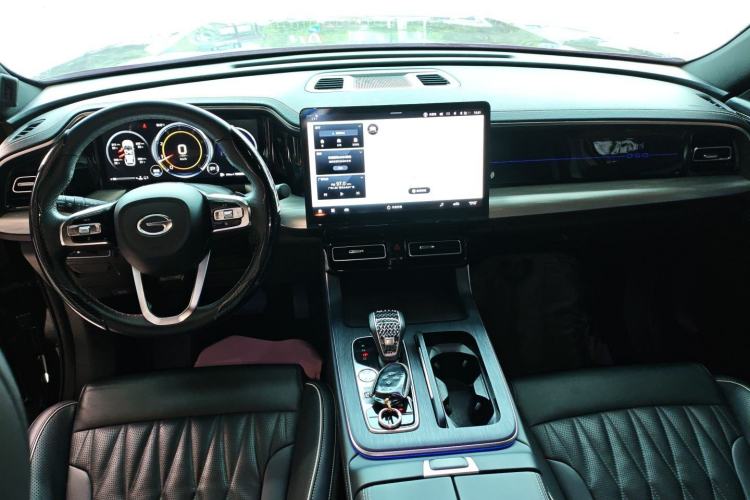 Used GAC Trumpchi GS8 2022 Linghang Series 2.0 TGDI Two-Wheel-Drive Luxury Smart Connectivity Version (7 Seats)
