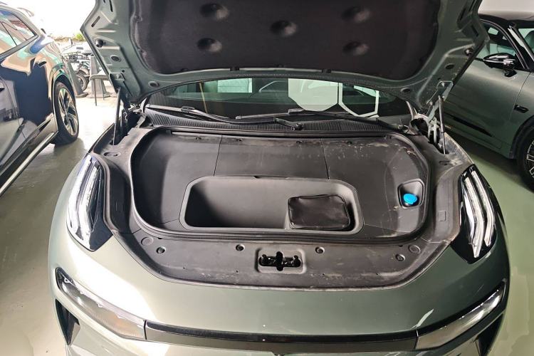 Used Zeekr 001 2025 WE Edition 100 kWh Rear-Wheel Drive
