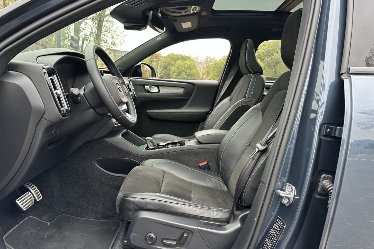 Used Volvo XC40 2022 T4 Four-Wheel Drive Smart & Dynamic Sport Edition