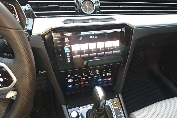 Used Volkswagen Magotan 2025 Revised Version Zhongxiang Edition 330TSI DSG Luxury Trim
