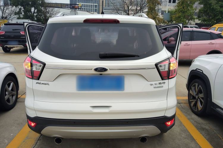 Used Ford Kuga 2017 EcoBoost 180 Two-Wheel-Drive Tiger Leap Model
