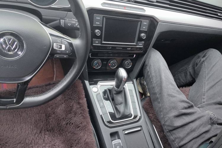 Used Volkswagen Magotan 2018 280TSI DSG Leading Model
