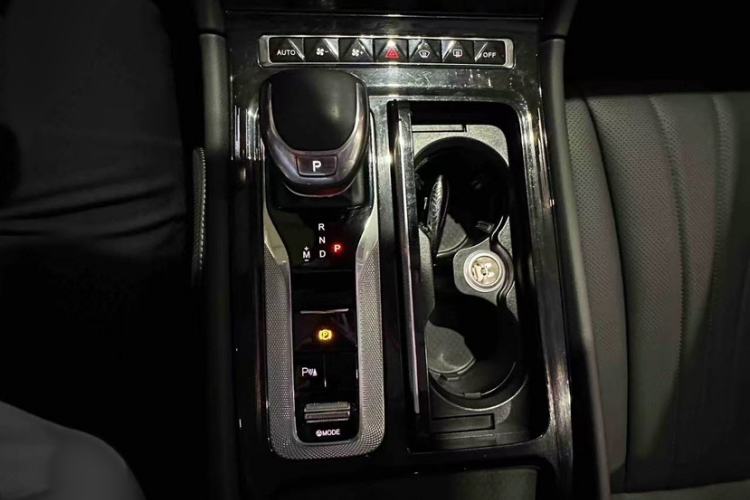 Used Hongqi H5 2023 2.0T Automatic Smart Connect Flagship Edition
