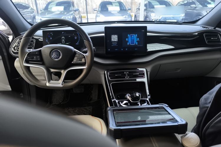 Used BYD Qin PLUS 2024 Honor Edition EV 420KM Leading Model
