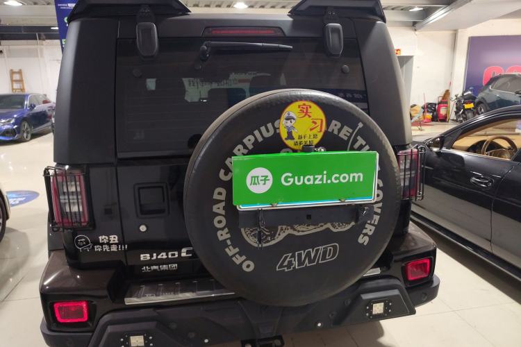 Used  BJ40 2023 2.0T Automatic Four-Wheel Drive Urban Hunter Edition Chivalrous Type
