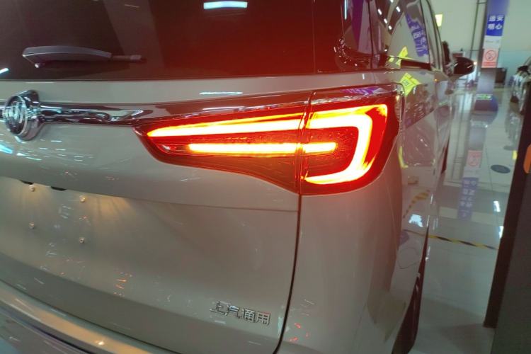 Used Buick GL8 2022 ES Landtrek 653T Luxury Edition
