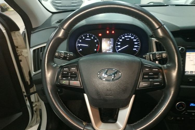 Used Hyundai ix25 2015 2.0L Automatic Two-Wheel Drive Intelligent GLS
