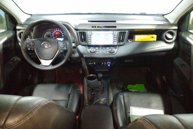 Used Toyota RAV4 2015 2.0L CVT Two-Wheel Drive Fashion Edition